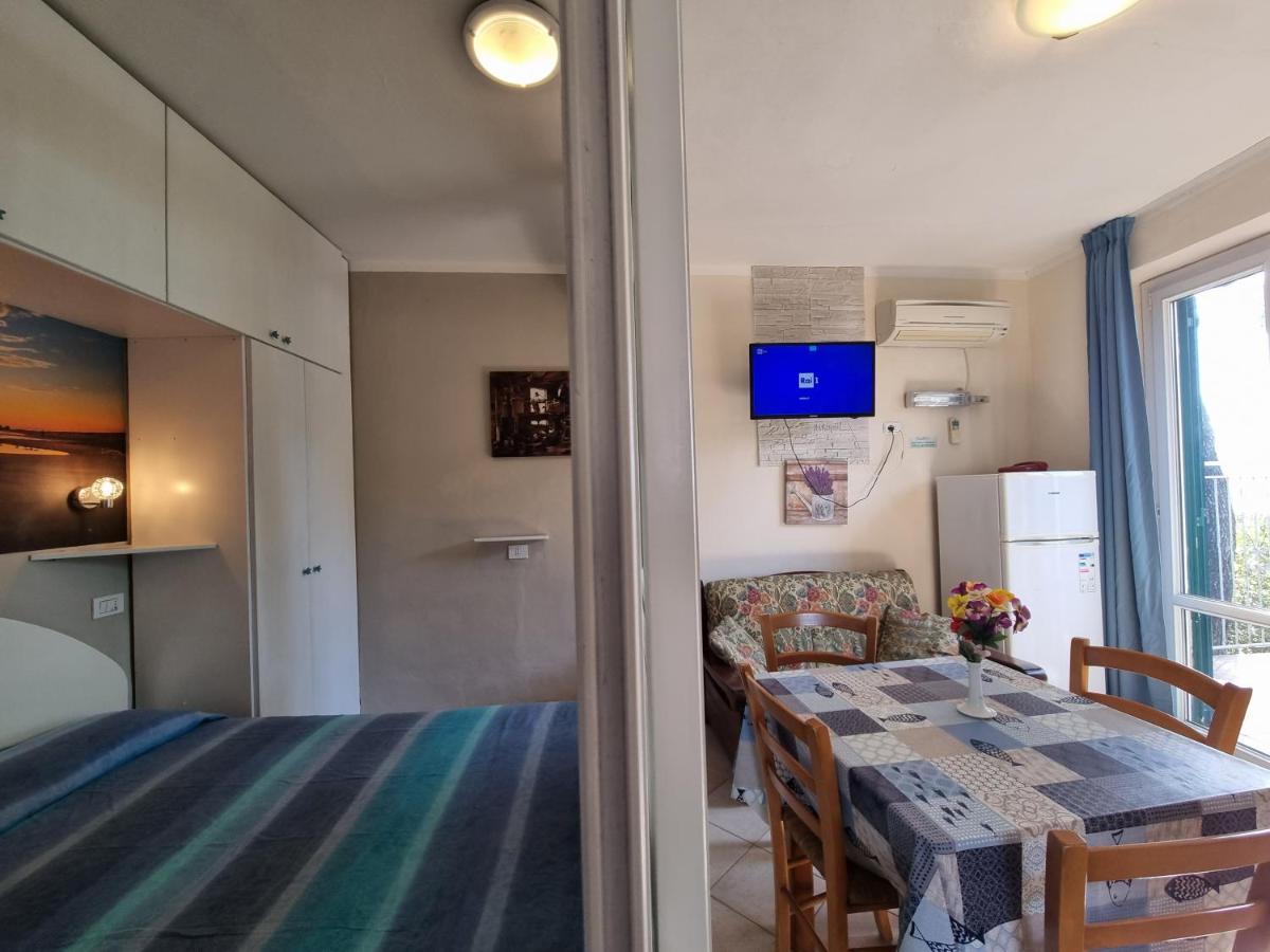 Holiday home Vacanzamaredue 2